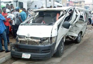 PIC. 5. SCENE OF AN ACCIDENT INVOLVING AN INTER-STATE COMMERCIAL BUS AT BRT BUS STOP, FADEYI, ALONG IKORODU ROAD IN LAGOS ON FRIDAY (3/6/16). 3999/3/6/2016/WAS/BJO/NAN